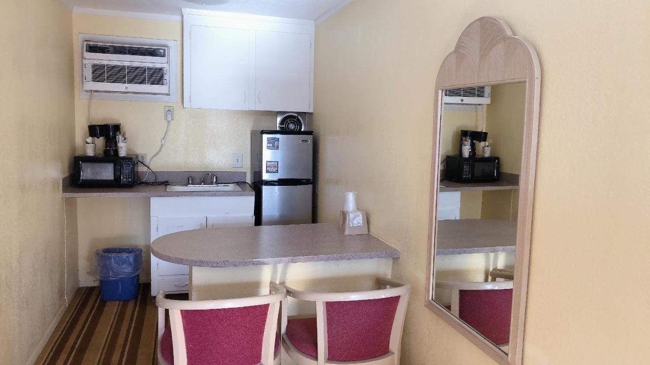 Royal Palace Inn And Suites Myrtle Beach Ocean Blvd Exteriör bild